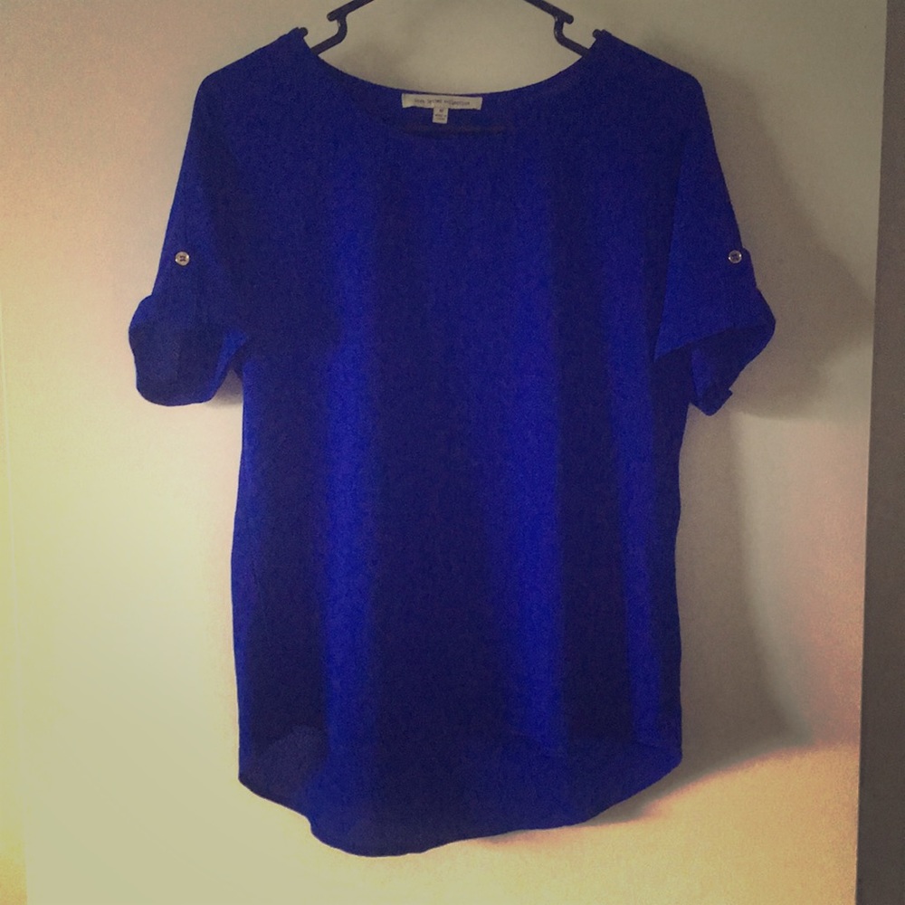 Blue short sleeve top